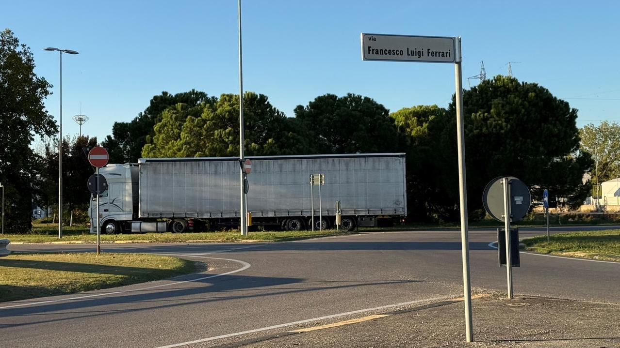 Ferrara, predoni dei carburanti in azione: «Uno sappiamo anche chi è»