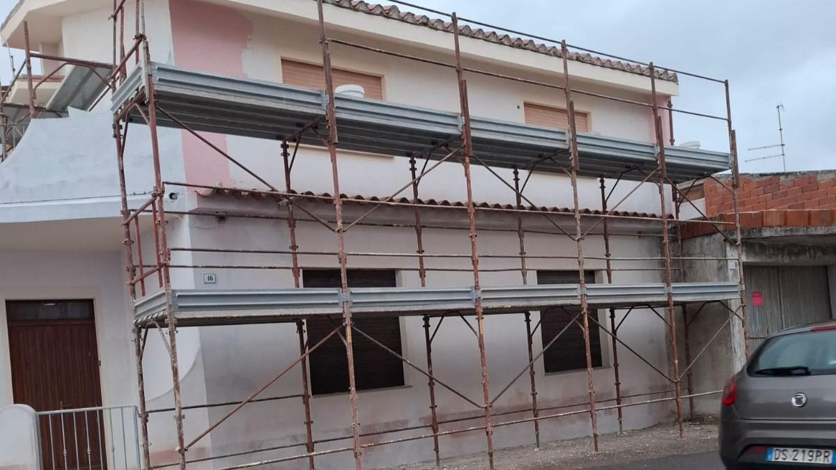 Incidente sul lavoro: operaio cade dal ponteggio di un cantiere al centro: interviene l’elisoccorso