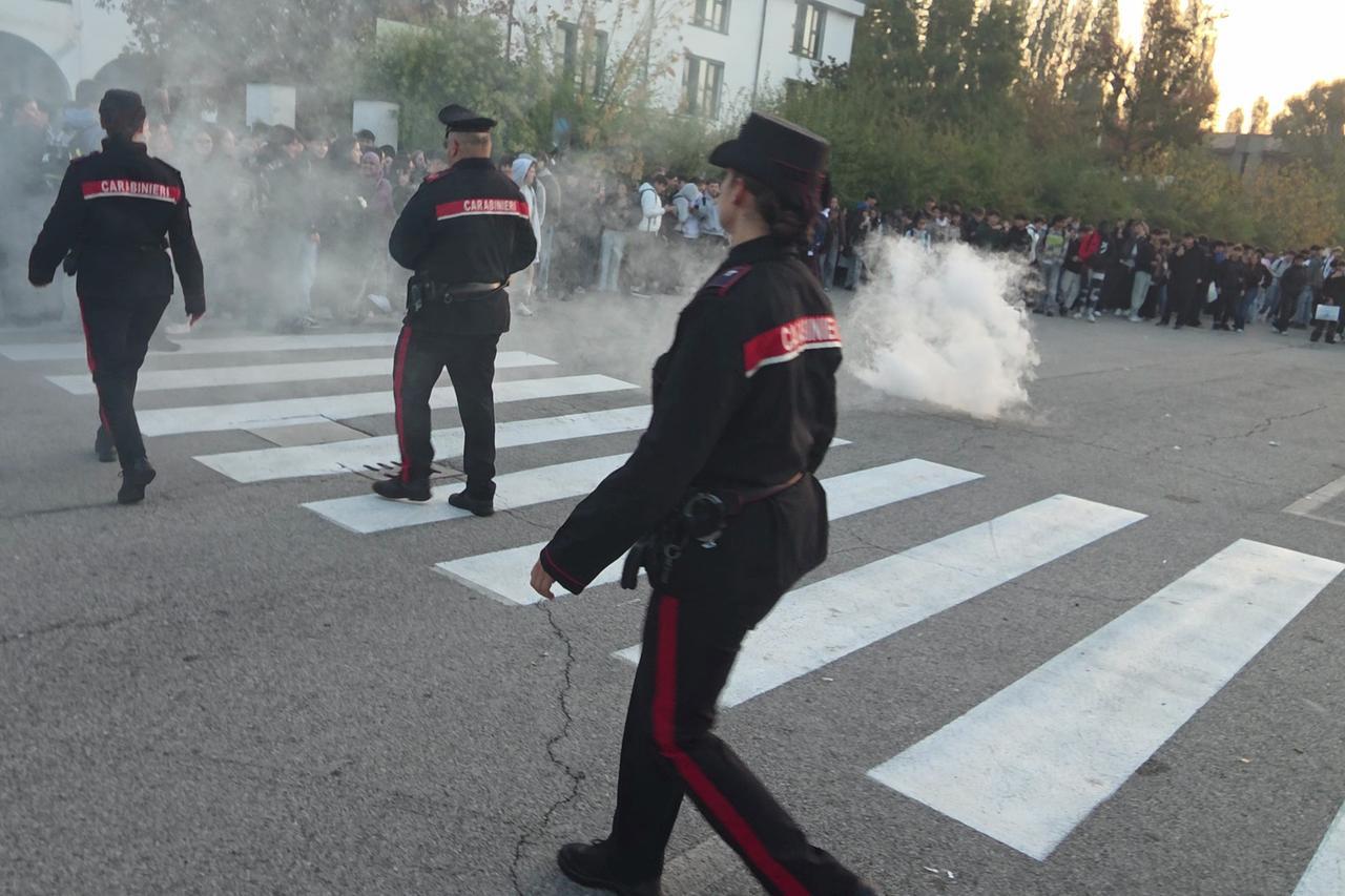 Sabato di manifestazioni, a Cento chiuso il Giardino del Gigante e a Ferrara spunta l’appello social