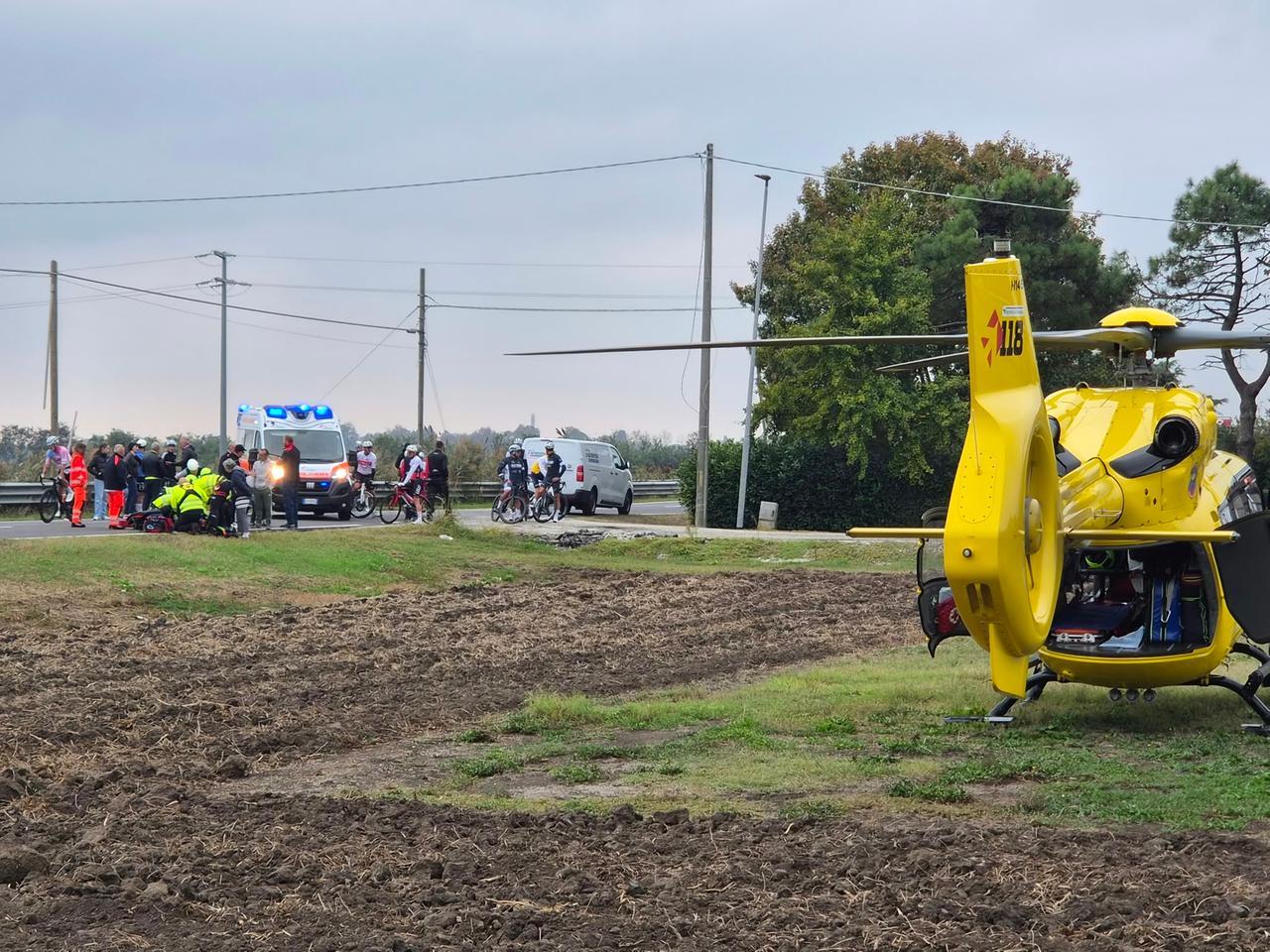 Jolanda di Savoia, incidente alla gara amatoriale sulla Gran Linea: ciclista tampona altri due atleti
