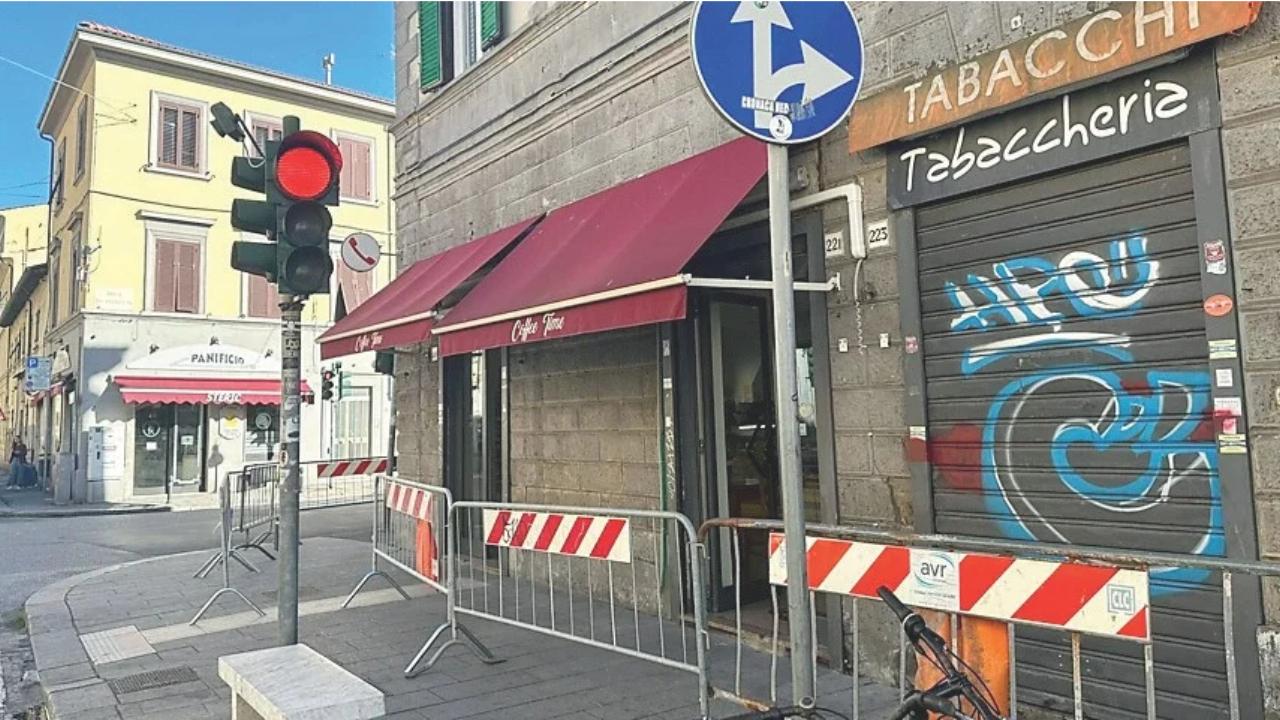 
	La zona dove &egrave; avvenuto l'episodio, dopo &egrave; stata transennata&nbsp;

