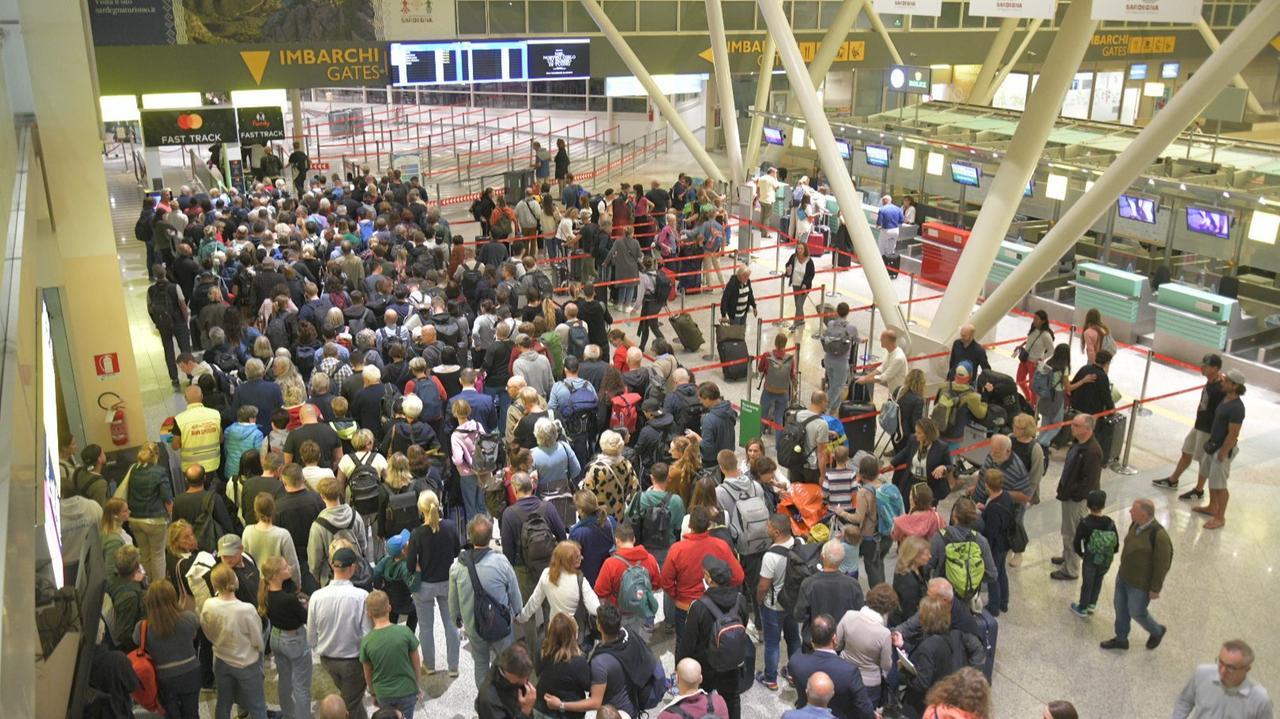 Olbia, l’aeroporto cresce più delle previsioni: 5,3 milioni di passeggeri già nel 2030? La sfida degli spazi