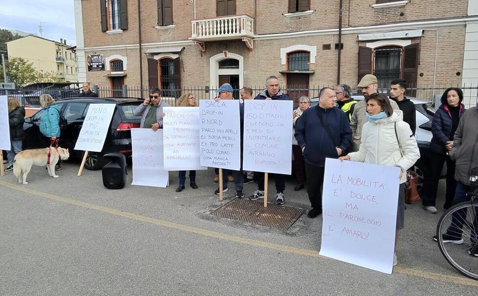 Porta Nord, esplode la rabbia: «Parcheggi in stazione gratis o mobilità ko»