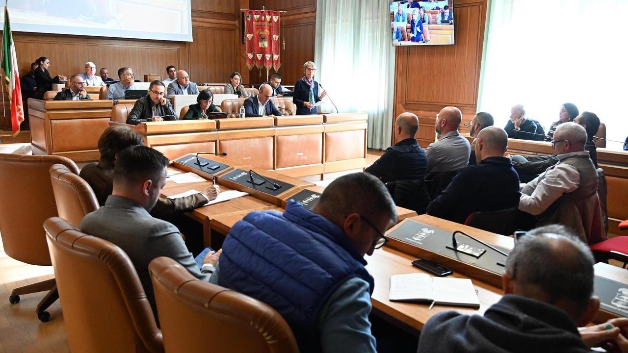 Trasporti, la carica dei sindaci: «Più corse e fermate per gli studenti»