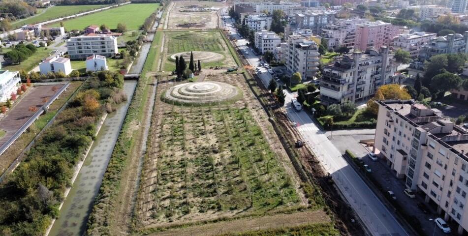 
	Una veduta aerea del nuovo parco urbano di via Pungilupo

