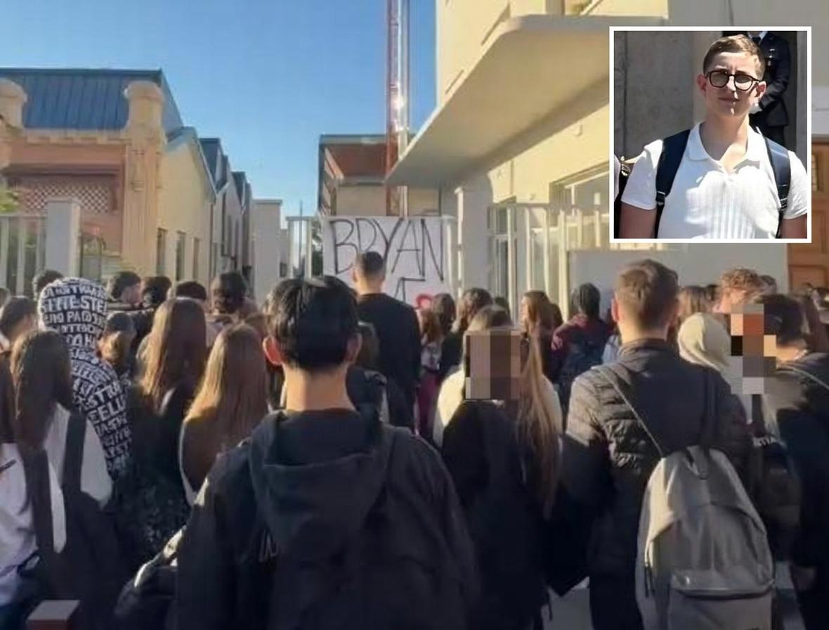 Pistoia, morto in moto: presidio spontaneo all’istituto Einaudi in ricordo del 16enne