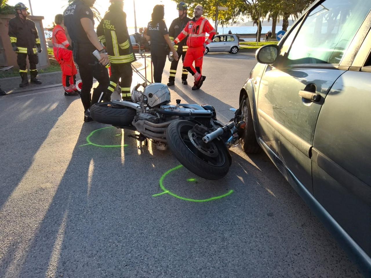 Alghero, scontro tra auto e moto: un ferito