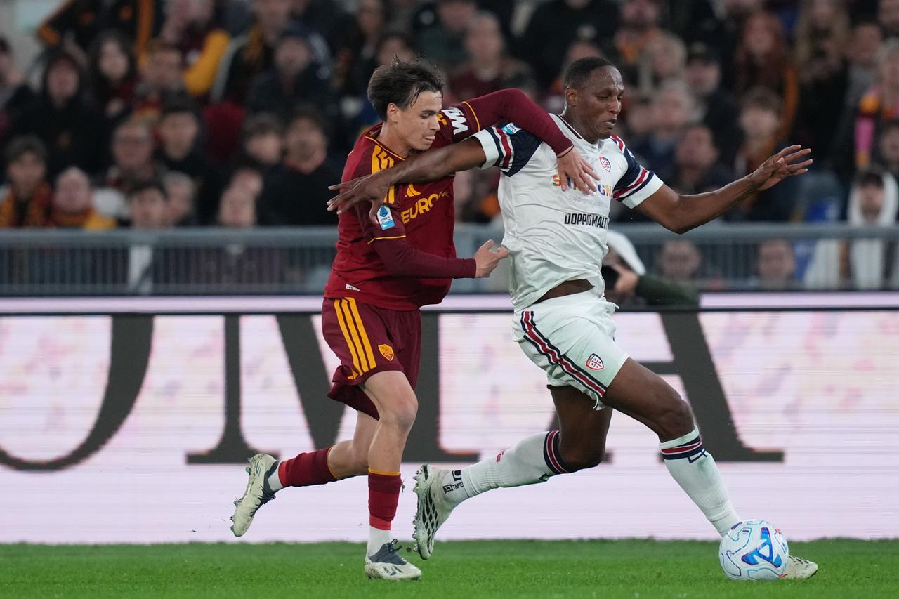 Maldini spaventa la Roma, un bel Cagliari ko all’Olimpico per 4-2