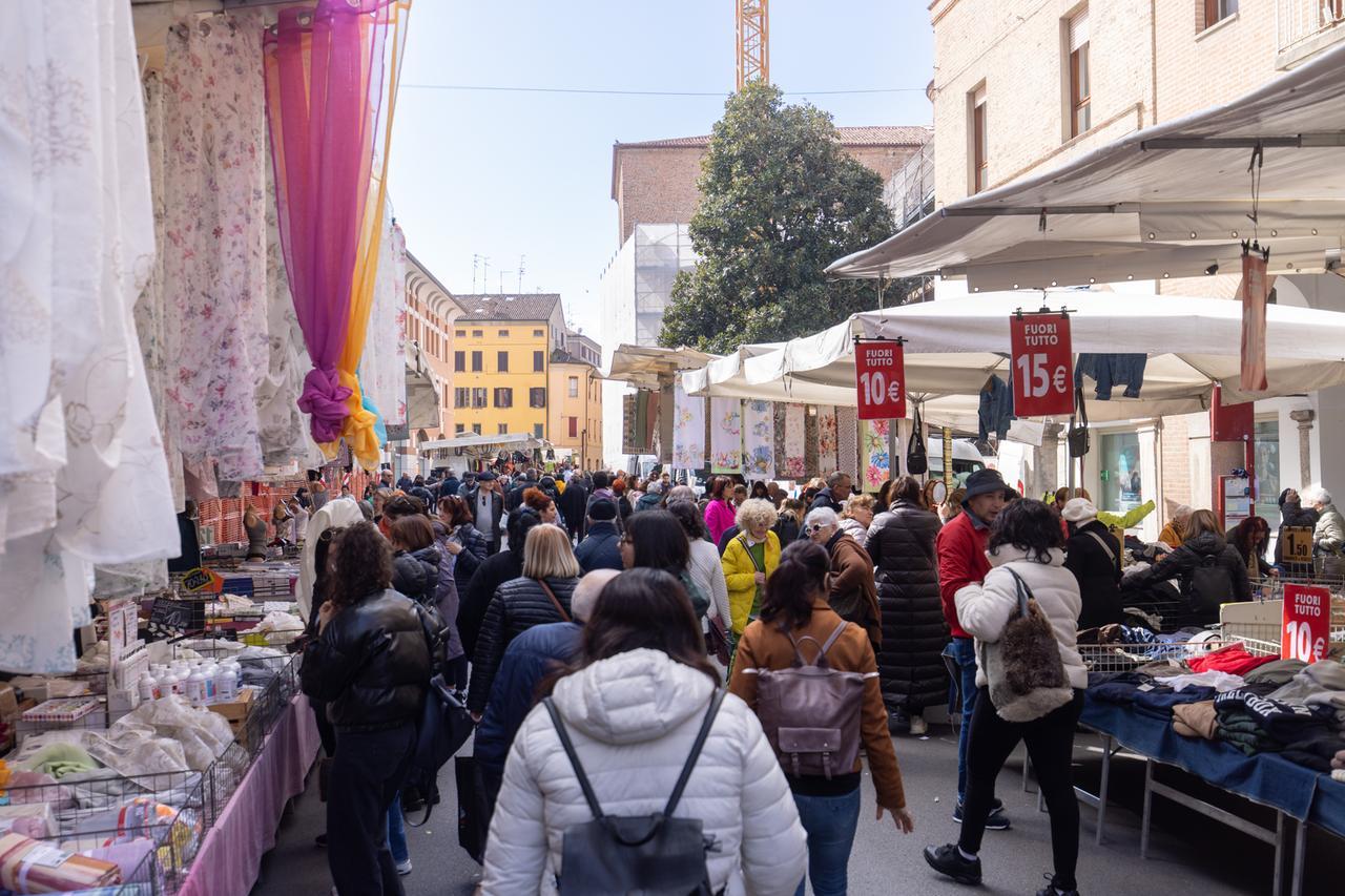 C’è il Ferrara Food Festival: cancellato il mercato del venerdì