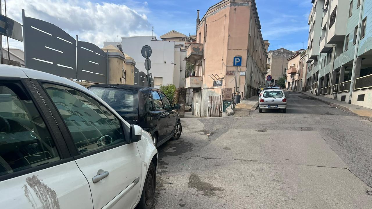 «Tempo al tempo, infami»: paura di ritorsioni dopo l’accoltellamento a Sassari