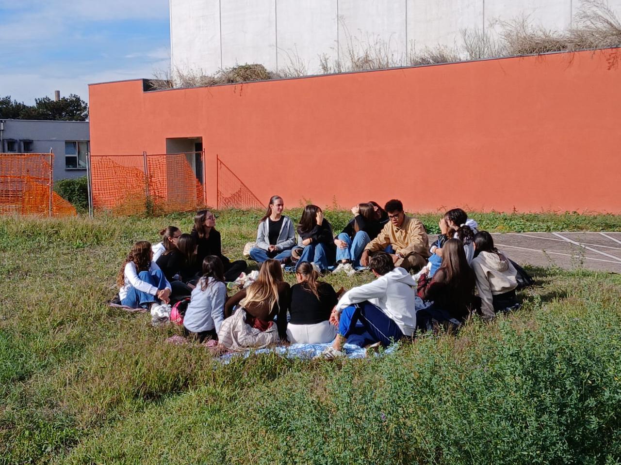 Liceo occupato a Prato, appello-ultimatum del preside ai genitori: «Convincete i vostri figli a uscire»