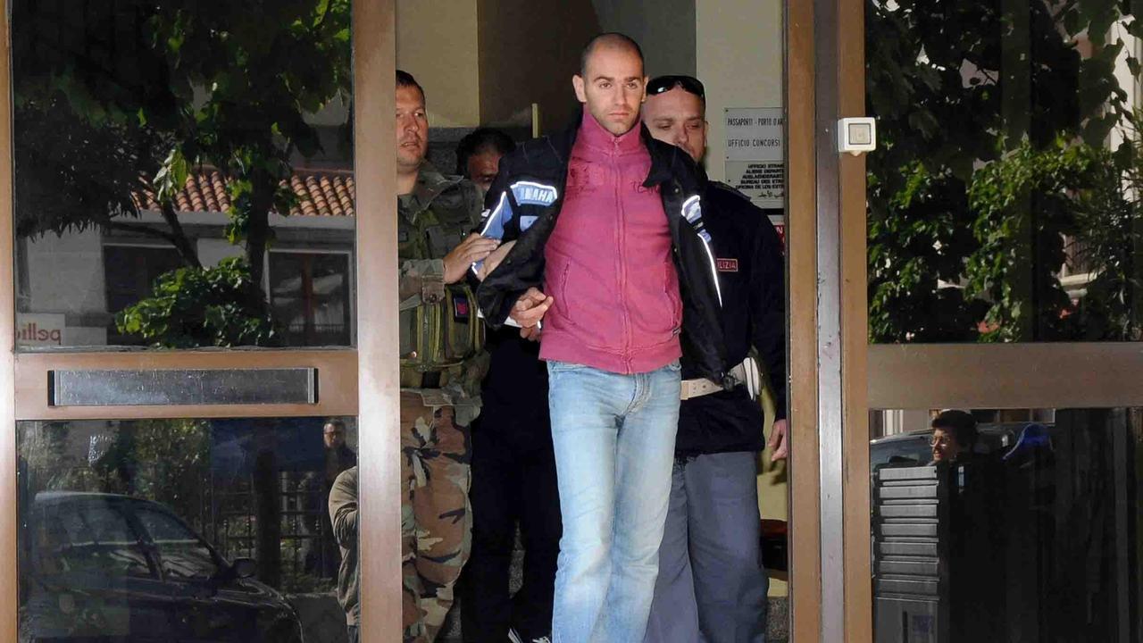 Dalla rapina con ostaggi al blitz per armi e droga: ecco chi è Sossio Reccia