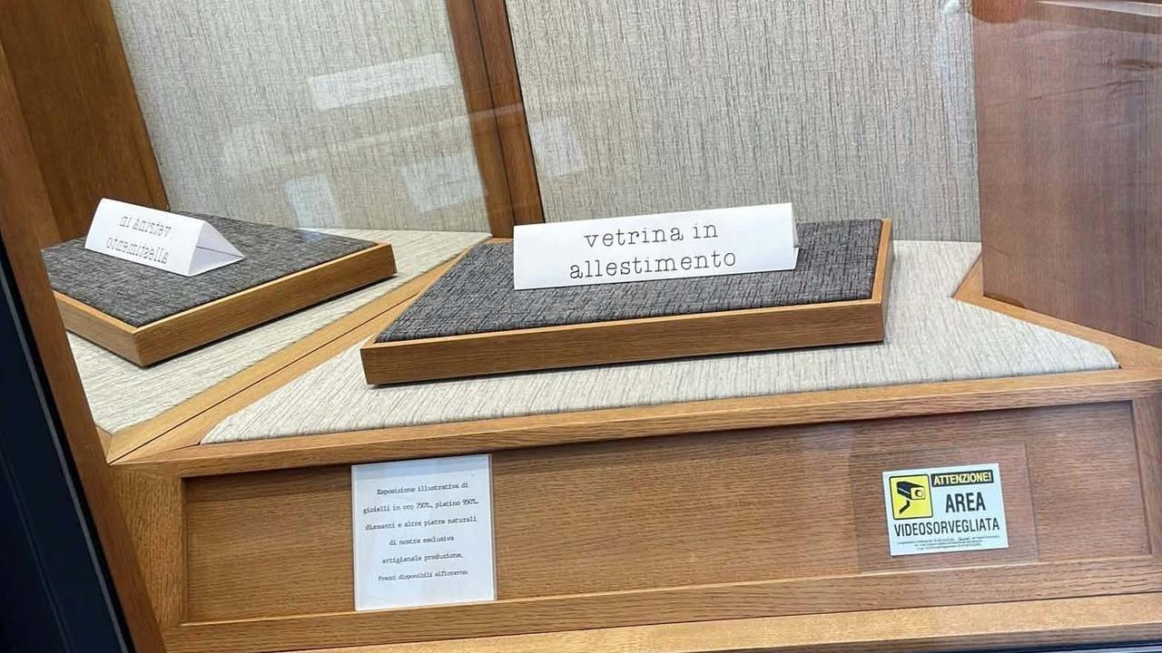 Prato, un altro colpo della banda del mazzuolo ai danni di una gioielleria