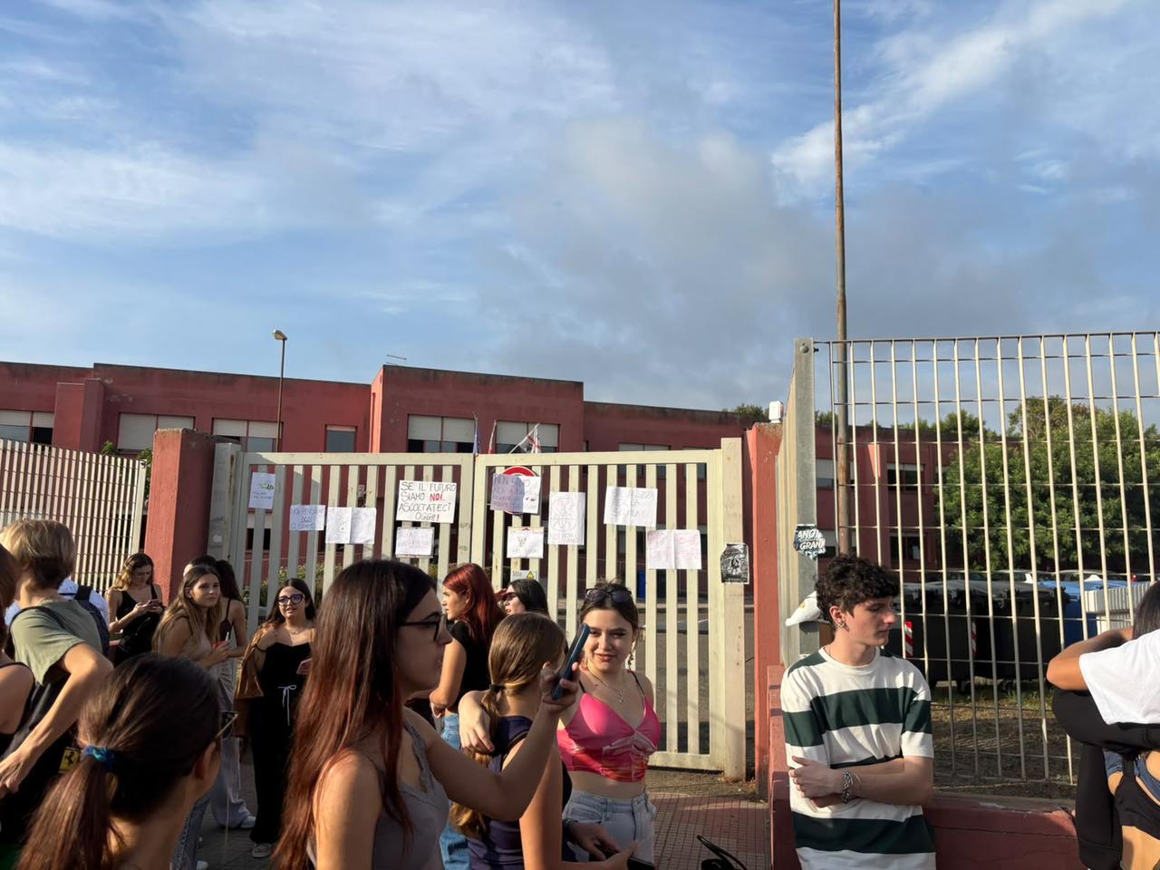 Derattizzazione, altre due scuole chiuse