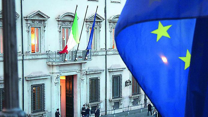 Manovra, via libera del governo: stop definitivo al bollo auto e regime forfettario a 100mila – Tutte le novità