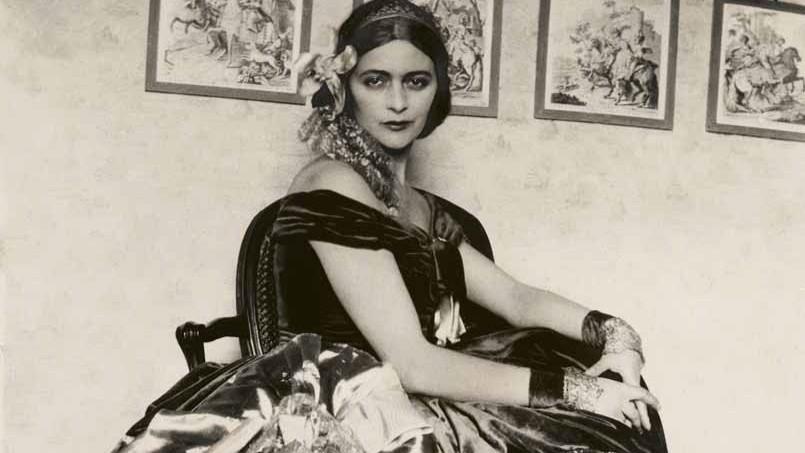 Edina Altara, l’arte di reinventarsi: a Nuoro la grande mostra tra moda e design