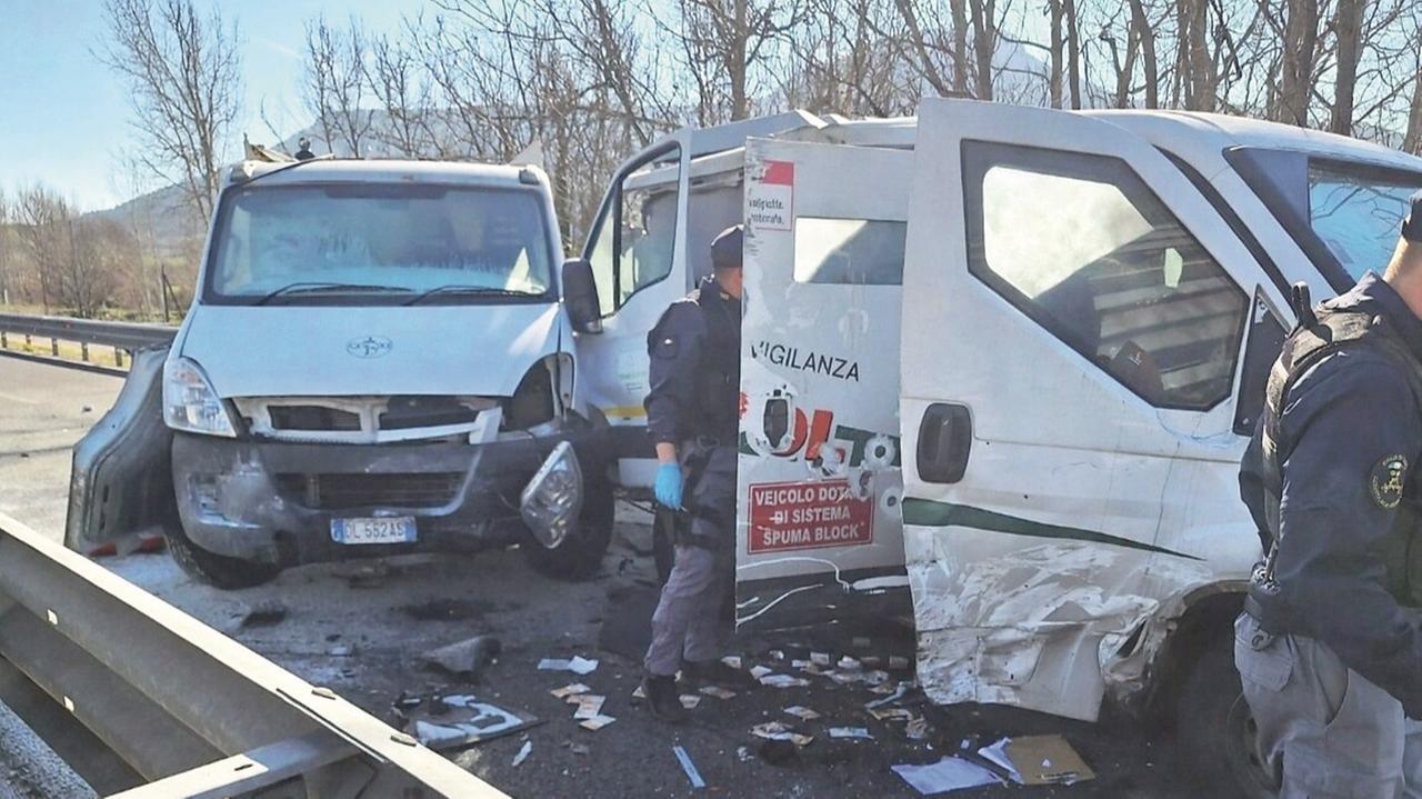 Armi per le bande criminali, nell’isola è allerta massima: si temono nuovi assalti ai portavalori – L’allarme