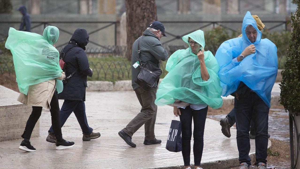 Meteo weekend di Halloween e Ognissanti: sull’isola piogge e venti fino a 50 km/h – La tendenza