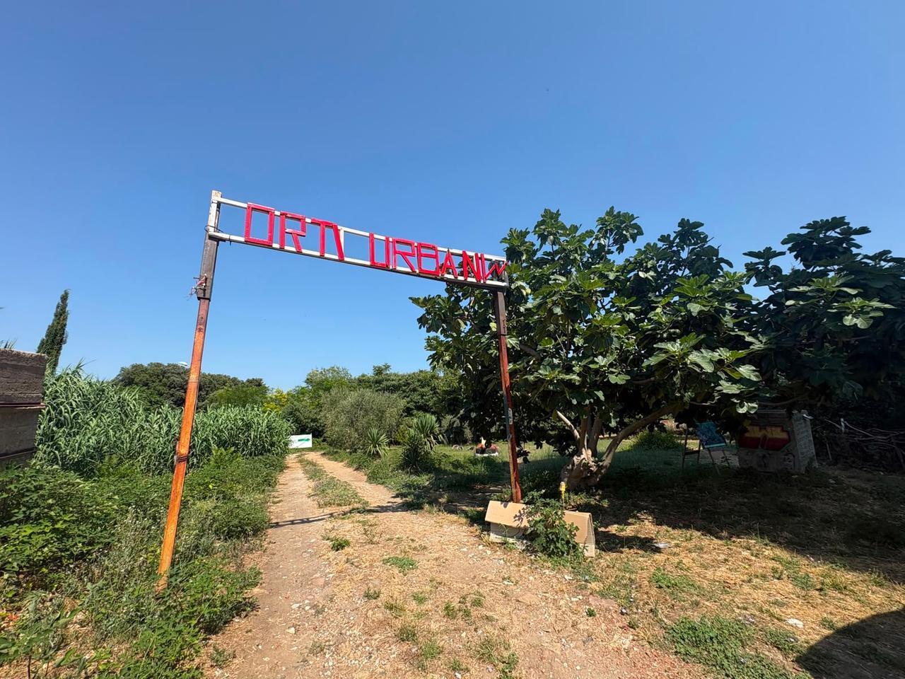
	L'ingresso degli Orti urbani di via Goito (foto Stick)


