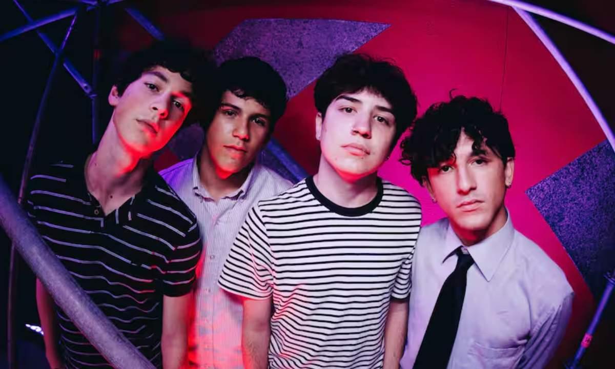 X Factor, i sassaresi Mad-Dog pronti al secondo live.  Le confessioni a Paola Iezzi: «Essere una band di sardi nel 2026 non è una passeggiata» – VIDEO