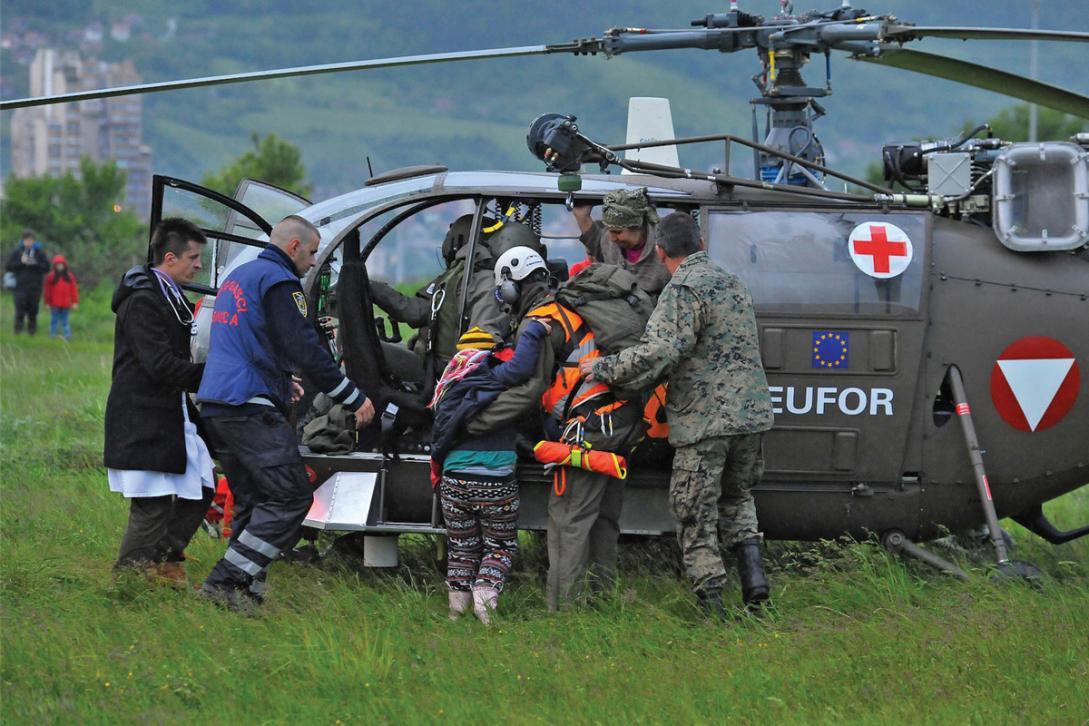 Precipita elicottero militare italiano: morti e feriti – Che cosa sappiamo