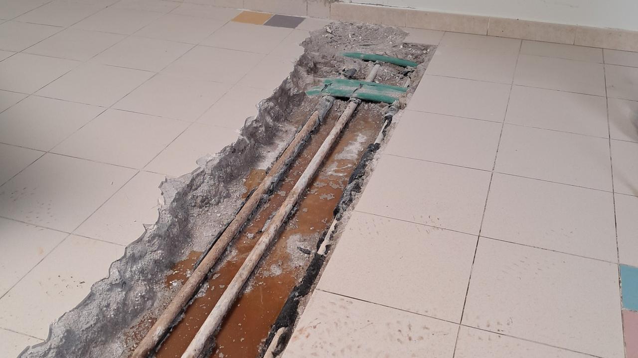Perdita d’acqua alle materne di Bondeno: rifatti dieci metri di condotte