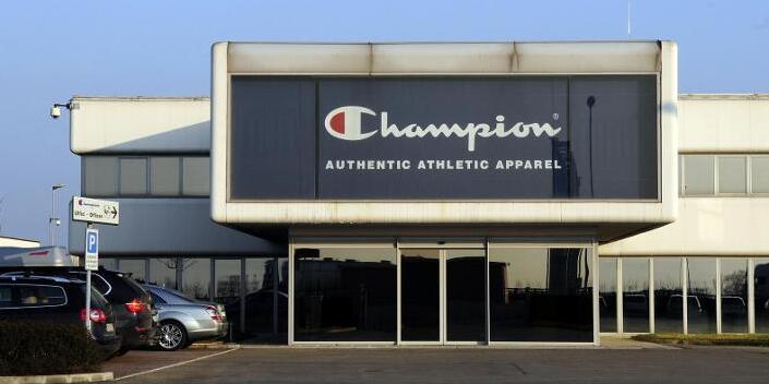 Champion, esuberi a Carpi: a rischio una cinquantina di posti di lavoro