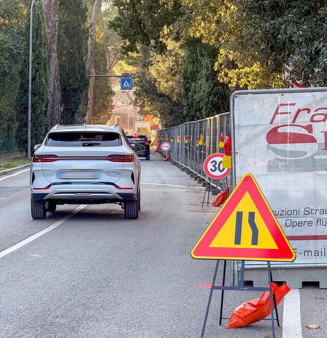 
	Viale Bustichini (foto Nucci)

