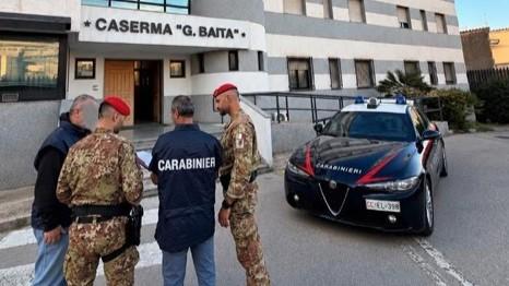 Il blitz all’alba e la fuga nella boscaglia: latitante arrestato dai carabinieri in un ovile a Ittiri