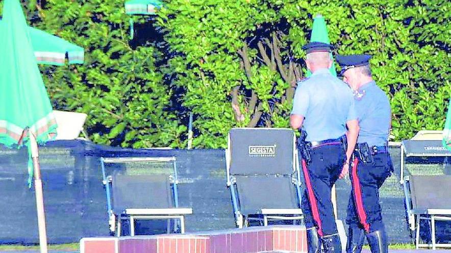 Un momento dei rilievi dei carabinieri