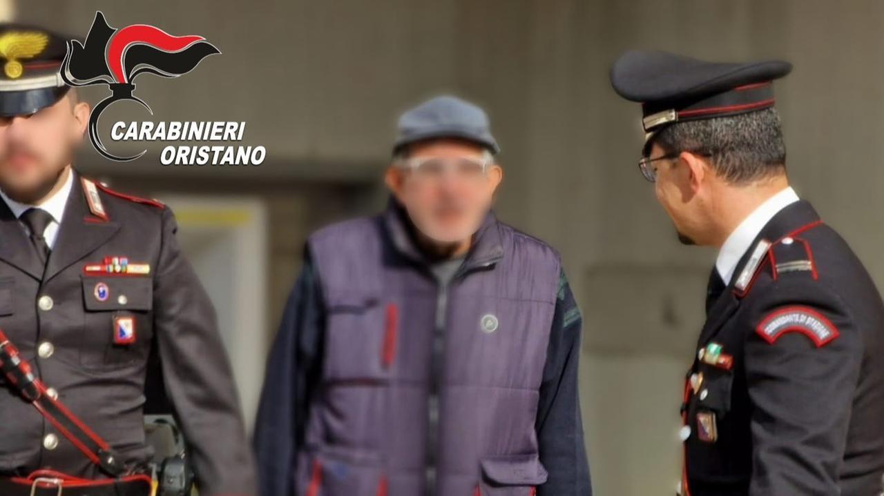 «Abbiamo trovato i suoi documenti in una gioielleria rapinata», così il falso finanziere si fa consegnare 3.700 euro