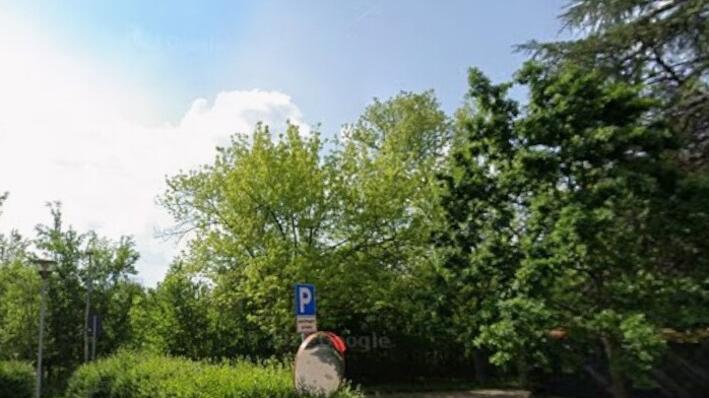 Modena, 24enne indagato per violenza sessuale e stalking al parco della Resistenza