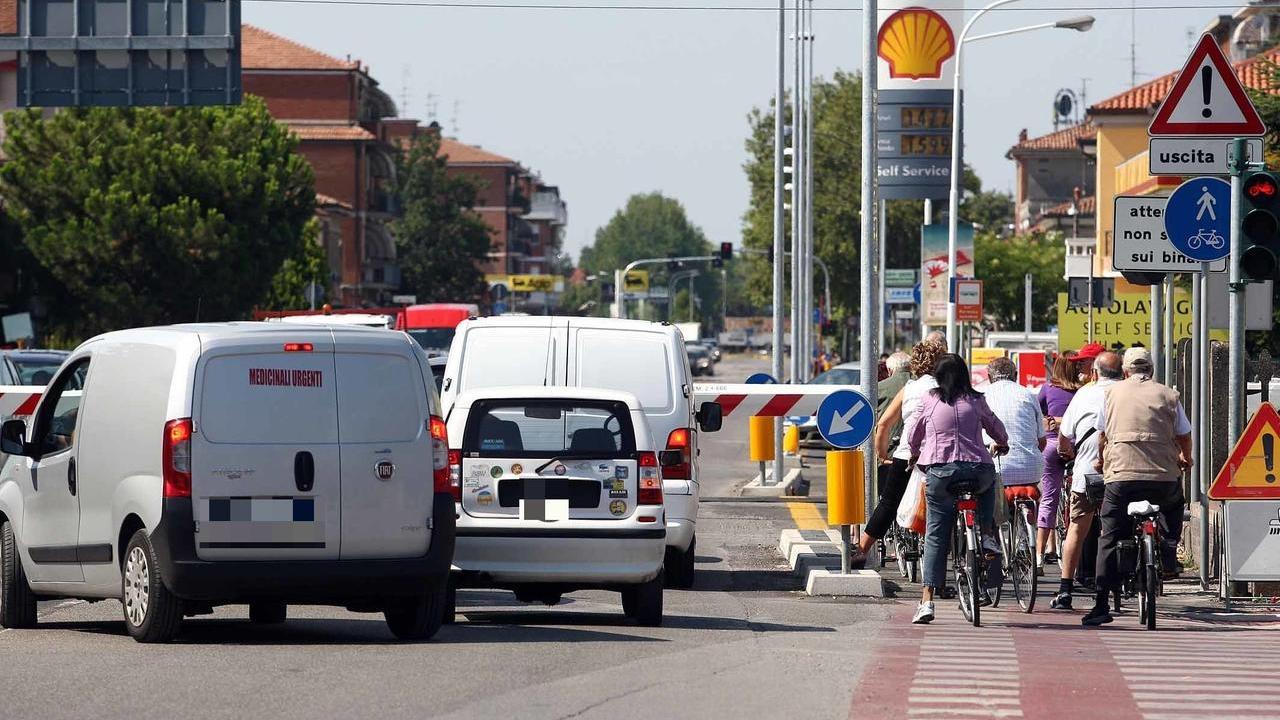 Ferrara, addio al passaggio a livello: il 6 novembre via Bologna si libera
