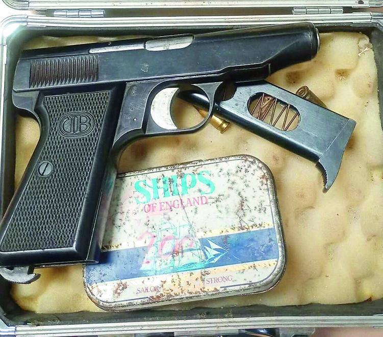 Va a cena da amici a Zocca e ruba una pistola: 28enne arrestato