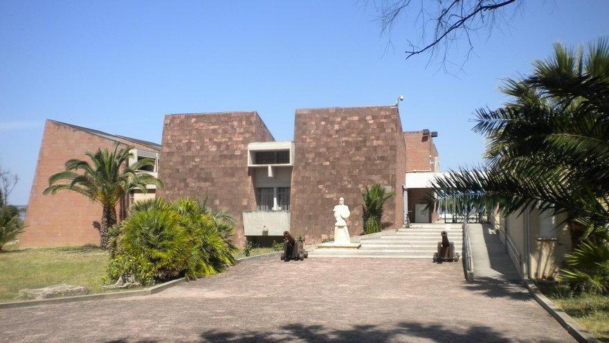 Restauro degli ultimi Giganti a Cabras, col laboratorio aperto