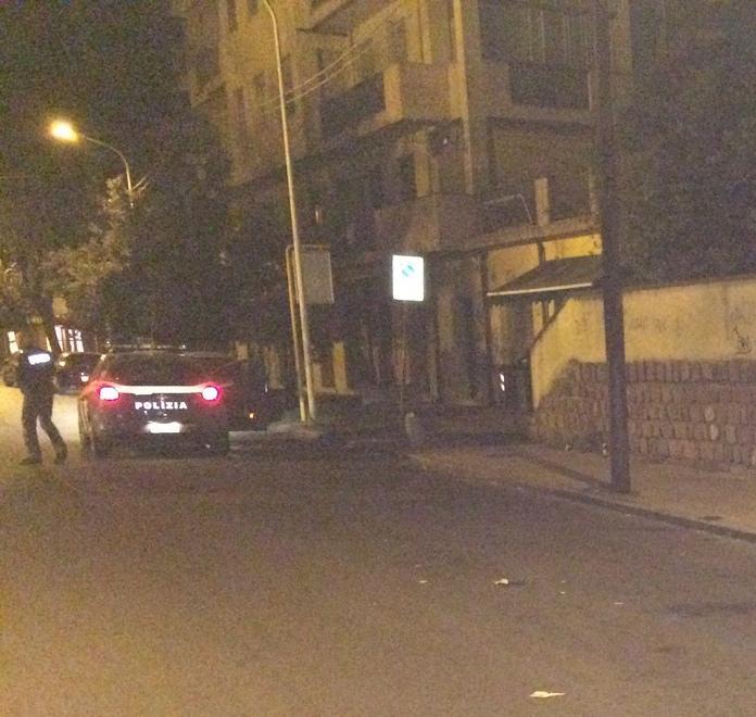 Un saluto non gradito e un 16enne lo pugnala cinque volte: è grave 