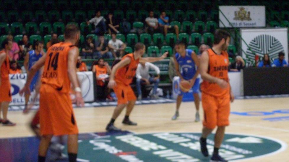 Basket, il Tavoni vince e vola in testa alla C