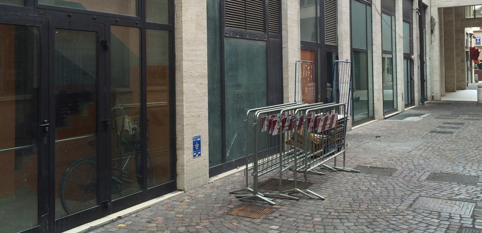 Quelle transenne girovaghe che cambiano posto ogni giorno