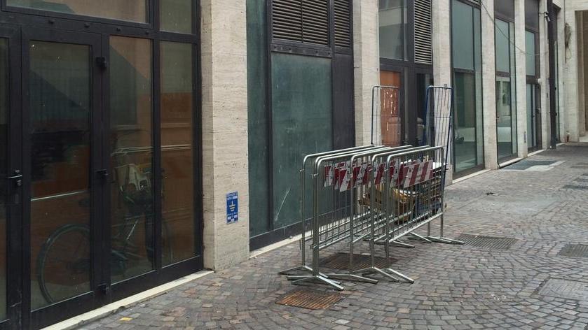 Quelle transenne girovaghe che cambiano posto ogni giorno