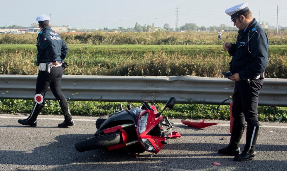 Giovane motociclista in Rianimazione dopo l’intervento