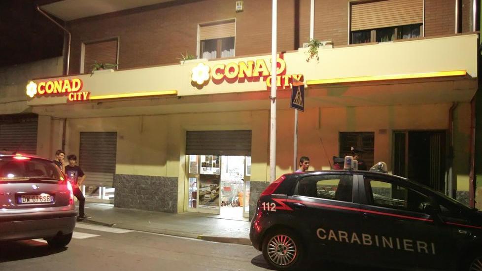 Giovane finisce in cella per il furto di tre confezioni di caffè
