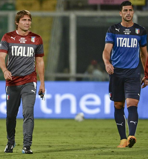 Conte cambia, dentro Pellè e Verratti 