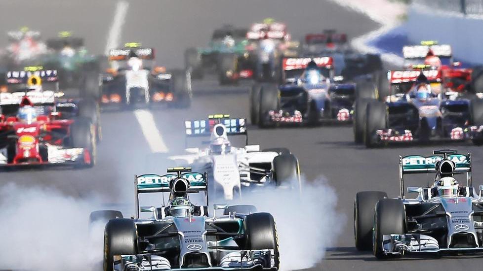 Rosberg sbaglia subito, poi è noia fino in fondo