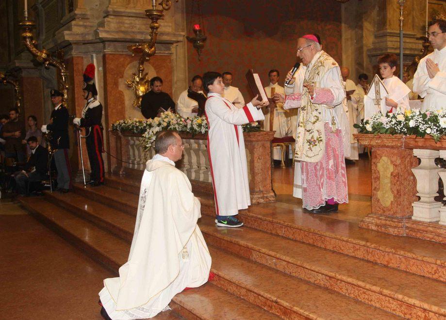 Don Ghirelli, l’ingresso in San Pietro