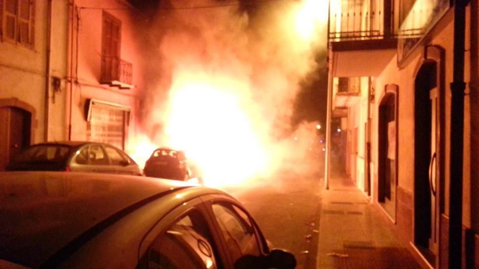 Incendiari in azione a Capoterra, bruciata l’auto di una casalinga 