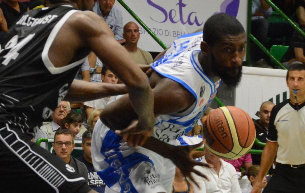 L’incontenibile leggerezza di Shane Lawal 