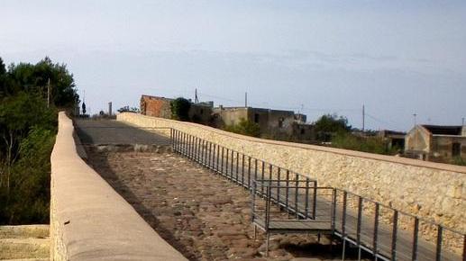 Ponte romano, già iniziati i lavori di pulizia generale