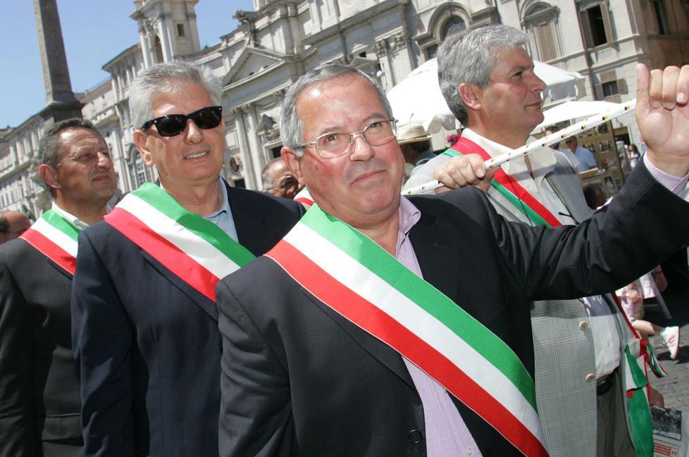 L’Anci: «Più poteri e soldi ai Comuni» 