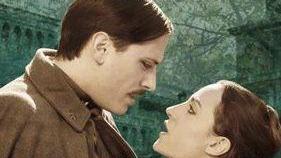 Domani la misteriosa pellicola “Amore tra le rovine” di Alì