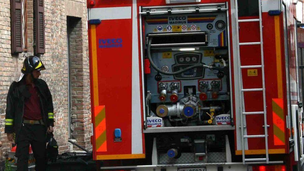 Fiamme nella cucina. Residenti in fuga dalla palazzina